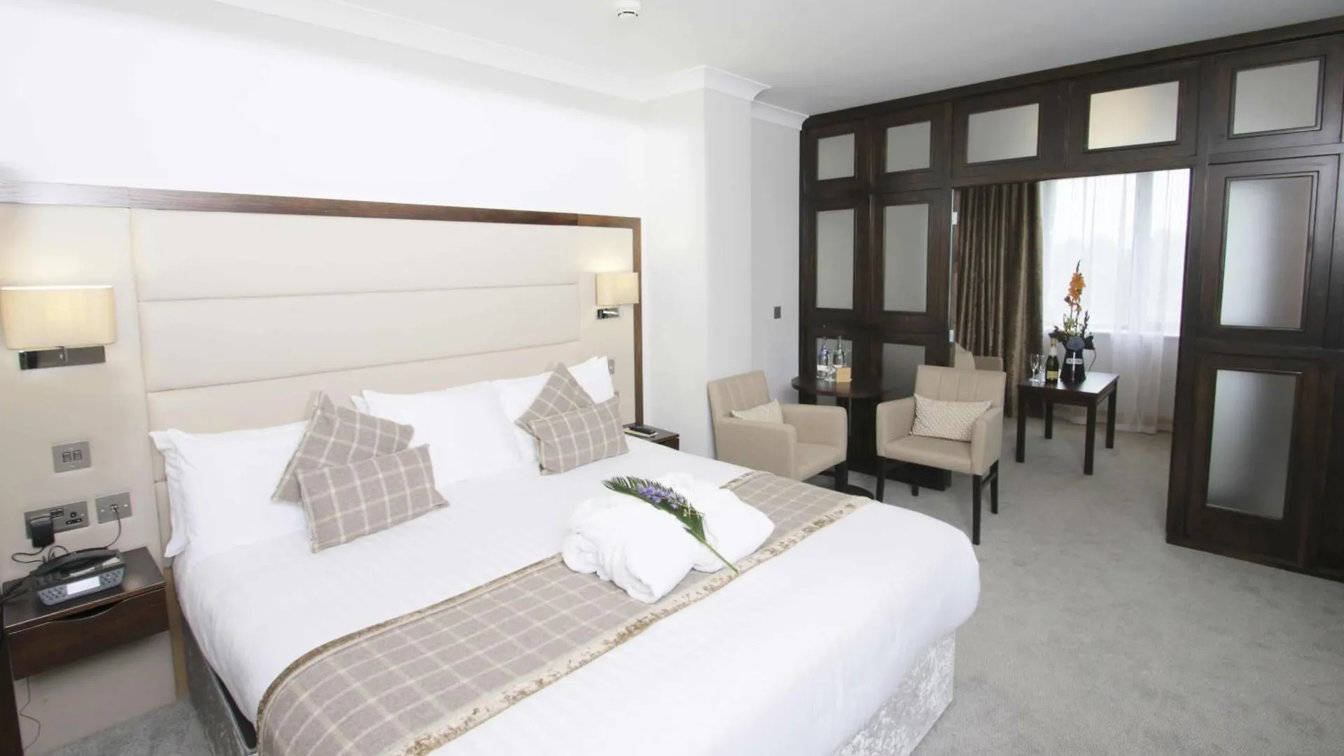 Menlo Park Hotel Galway 4*,  Irlanda