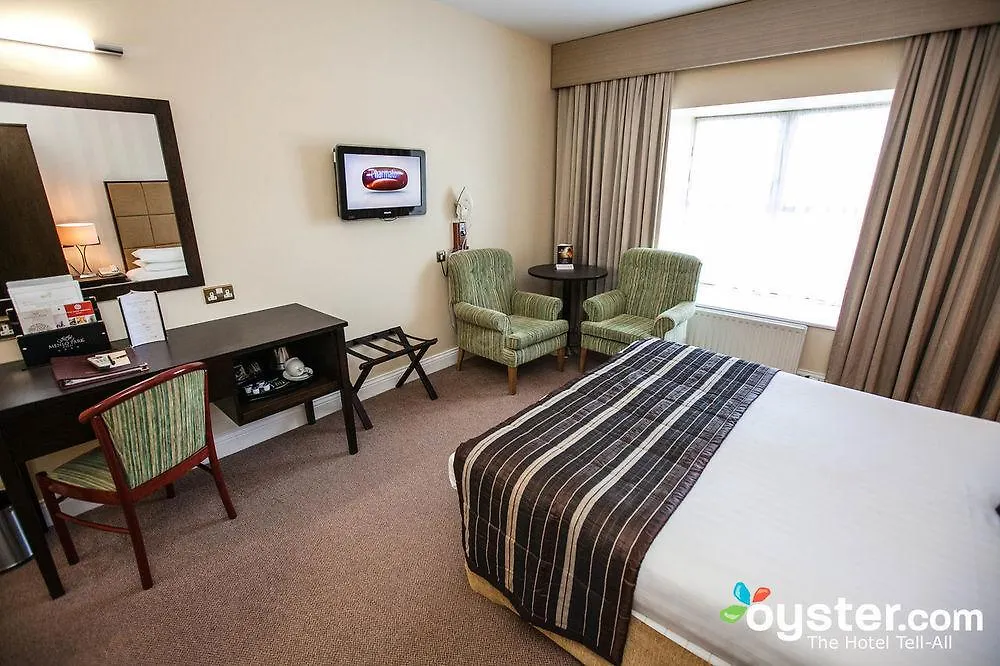 Menlo Park Hotel Galway 4*,