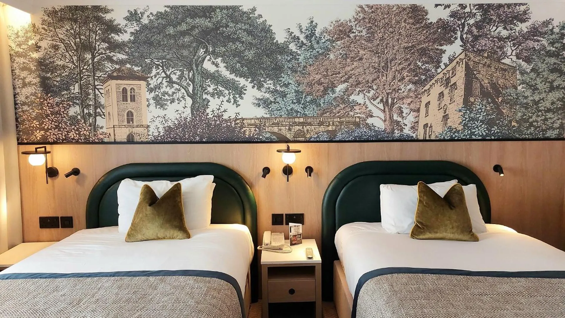 Menlo Park Hotel Galway 4*,