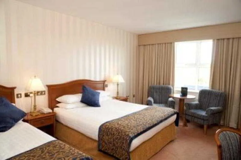 Menlo Park Hotel Galway 4*,